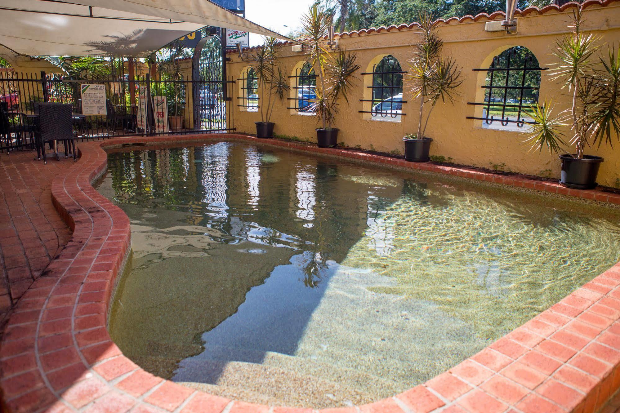 Adobe Motel Cairns Extérieur photo